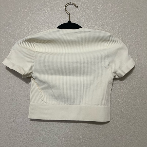 Cream Crop Top - Picture 3 of 4